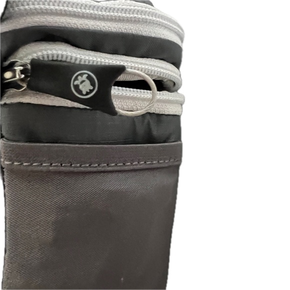 Pacsafe Camsafe V2 Camera Holster Anti-theft Belt Bag Gray New NWT Smart Travel - Picture 4 of 10